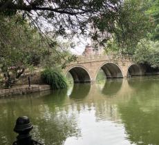 鲁迅公园百鹤亭