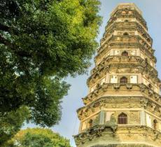 虎丘塔