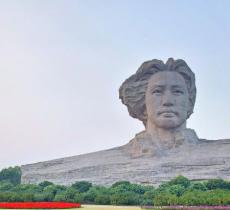 毛主席雕像