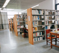 女子大学图书馆