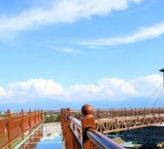 白鹿仓玻璃栈道