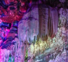 麦莫溶洞